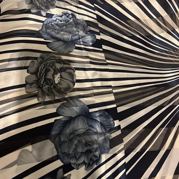 Scarf - Picture 3 of 6